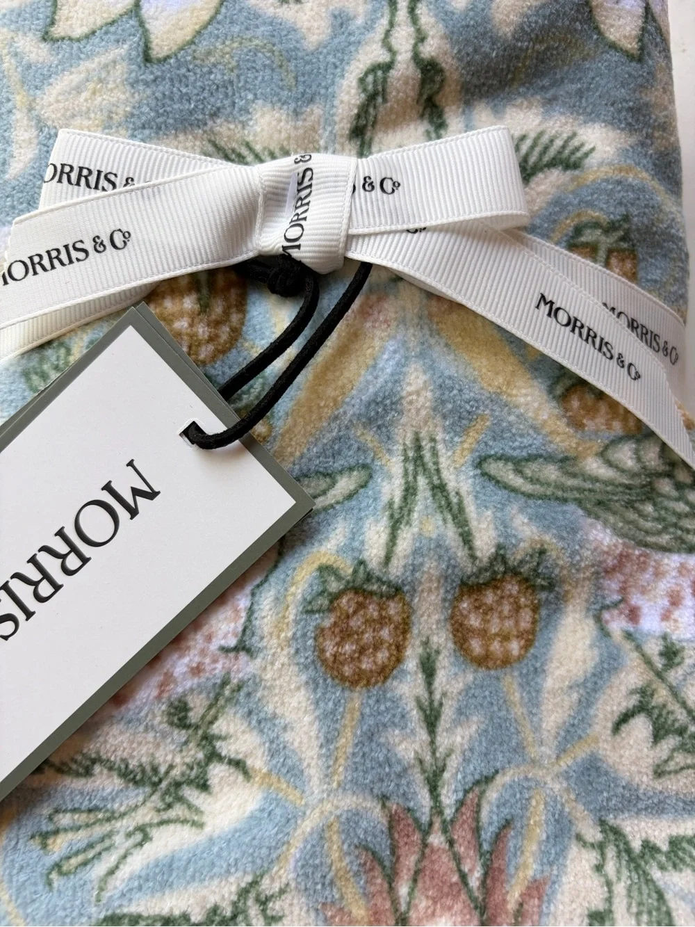 NWT Morris & Co. Set Of 2 Strawberry Thief Hand Towels